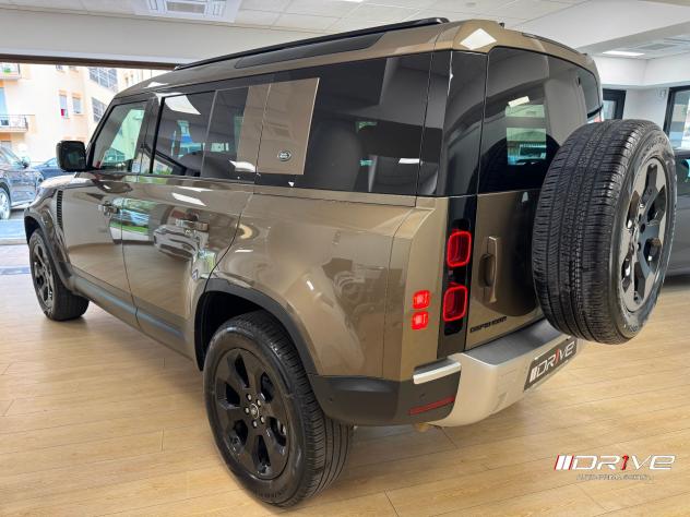 LAND ROVER Defender (2019) Defender 110 3.0D I6 300 CV AWD Auto SE