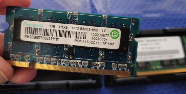 02 banchi di memoria ram DDR2 a 667Mz da 1Gb cadauno per pc portatili - Foto 3