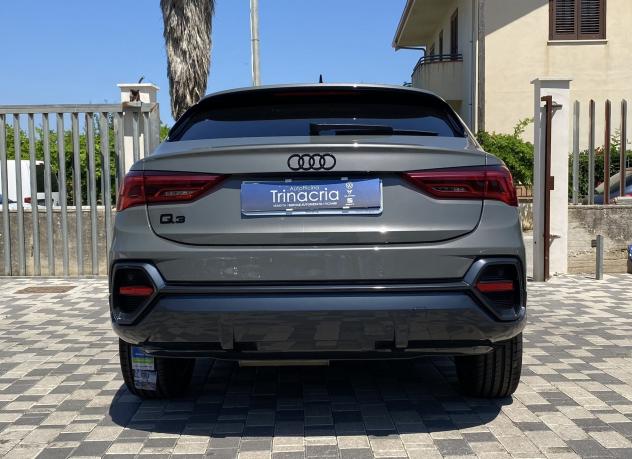Audi Q3 SPB S Line interno 2.0 TDI 150CV S-Tronic 35 - Foto 5