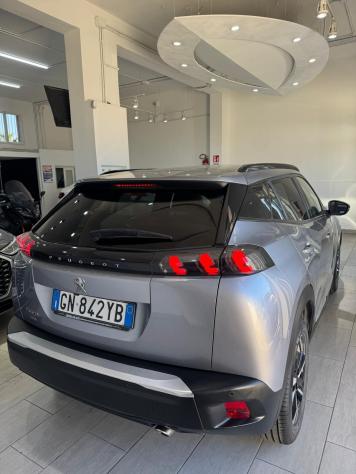 Peugeot 2008 BlueHDi 130 S&S EAT8 Active Pack - Foto 6