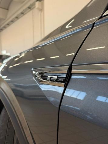 VOLKSWAGEN Tiguan 2.0 BiTDI SCR DSG 4MOTION Executive R-Line BMT rif. 24123275 - Foto 9