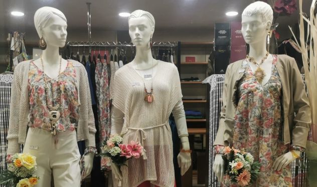 Cedesi negozio abbigliamento donna - Foto 3