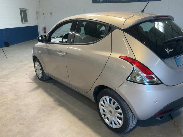 Lancia Ypsilon 1.2 69 CV 5 porte S&S Silver - Foto 5