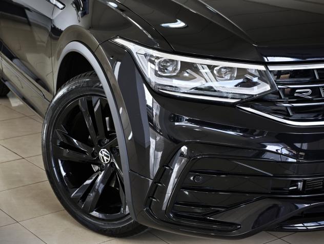 VW Tiguan 2.0 TDI 150cv DSG R-Line TETTO 2024 - Foto 6
