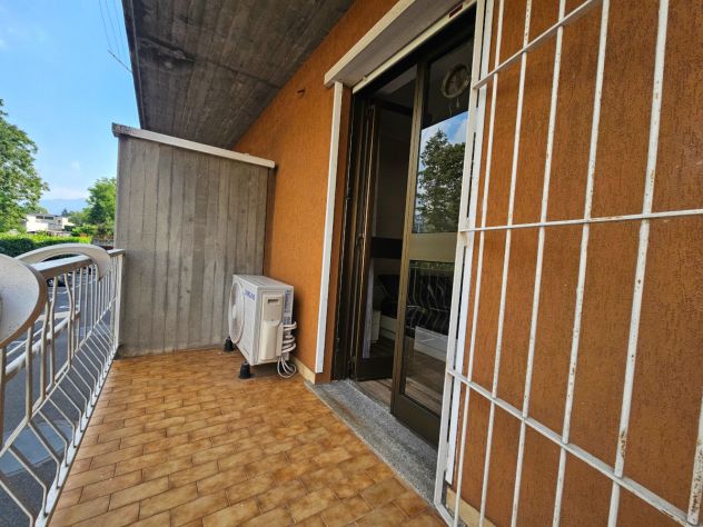 Ampio trilocale ristrutturato con arredo moderno - Foto 5