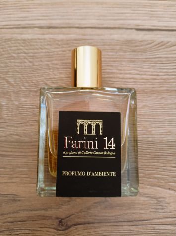 Profumo da ambiente "Farini 14" di Galleria Cavour a Bologna - Foto 3