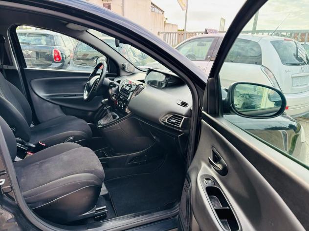 Lancia Ypsilon 1.2 69 CV 5 porte S&S Gold - Foto 8