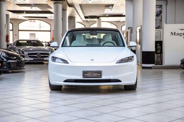 TESLA Model 3 LONG RANGE|DUAL MOTOR|AUTOPILOT|360°VIEW rif. 23895636 - Foto 2