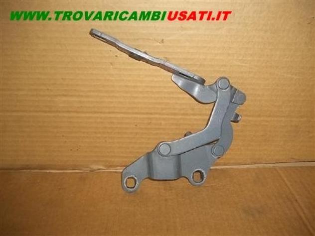 CERNIERA D.COFANO ANT. E87 BMW Serie 1 E87 5 porte  Carrozzeria  Lamierati esterni  Cofano  Cerniera cofano  BMW - Serie 1 E81 3 porte - 01-03-2007 -