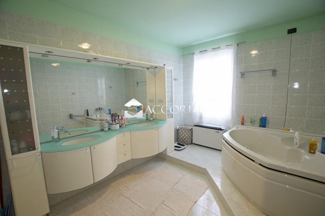 VILLA A SCHIERA di 4 vani e di 252 mq (CAERANO DI SAN MARCO) rif. CM6_1 - Foto 12