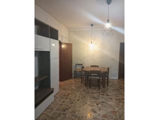 Appartamento di 65 m² con 2 locali e box auto in affitto a Modena