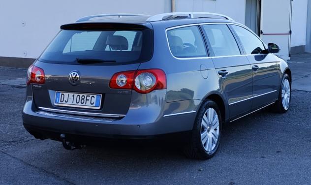 Volkswagen Passat 2.0 16V FSI 4mot. Var. Highline - Foto 9