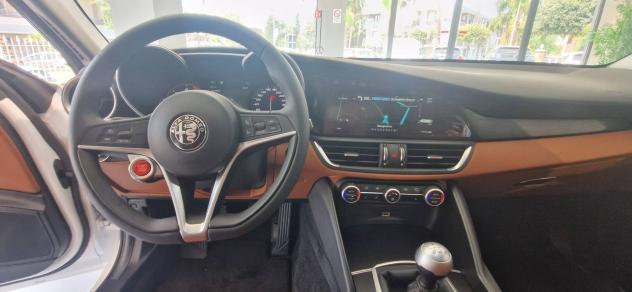 Alfa Romeo Giulia 2.2 180 CV 05/17 KM 38000 ITALIANA +BIXENO+PELLE TOTALE+NAVIGATORE+TELECAMERA - Foto 4