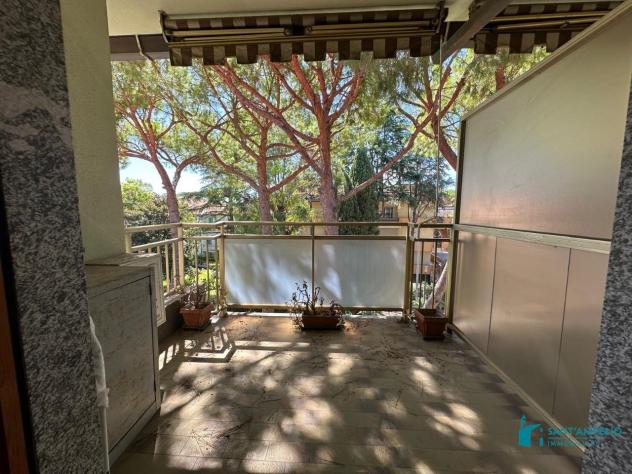Bordighera VENDESI APPARTAMENTO CON GIARDINO CONDOMINIALE