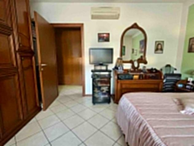 Vendesi per investimento appartamento mq. 90 con garage doppio - Foto 11