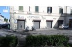 Affittasi fondo commerciale a Empoli angolo Via Roma-Piazza Stazione.