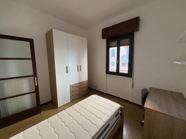 Stanza in appartamento in affitto a Novara - Foto 4