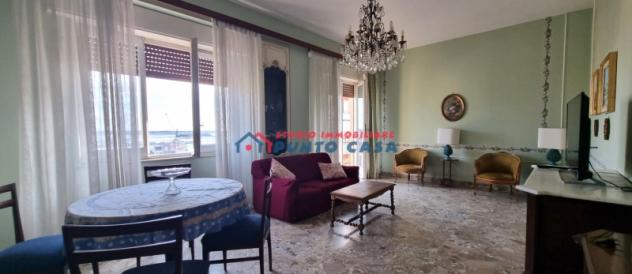 CENTRO STORICO - Corso Italia - Appartamento arredato al 6° piano c/a - 140 mq ca, 4 vani+acc., con vista sulla città. Euro 600 CL G