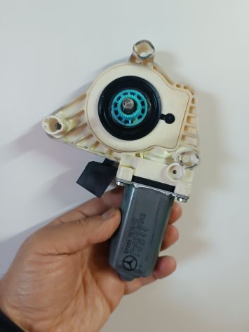Motorino alzavetro anteriore sx Mercedes classe A W169 Cod: A1698204342