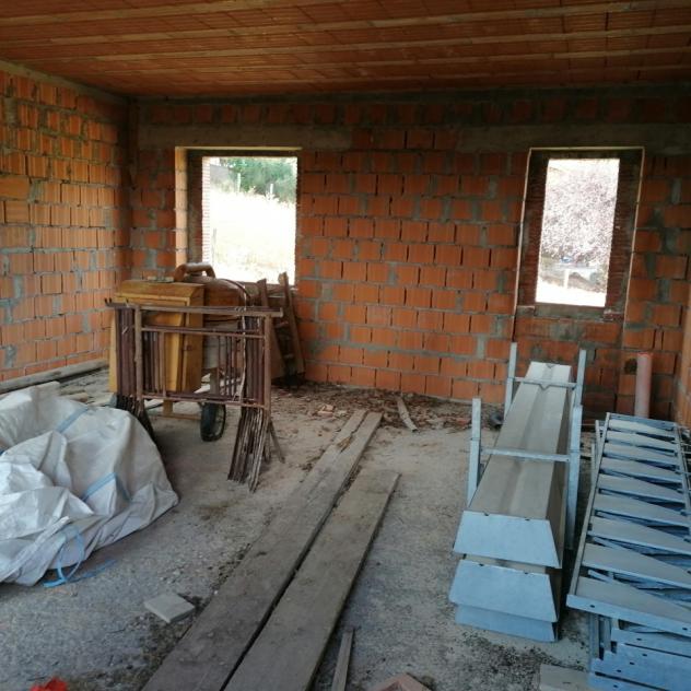 Nella Frazione dell'Elmo nel comune di Sorano, dove sono presenti i servizi di prima necessità, a 10 km da Sorano e relative terme, 11 km da Pitiglian - Foto 7