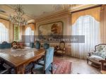 Palazzo storico con B&B, ristorante e vigneto