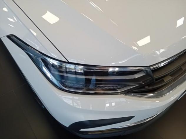 VOLKSWAGEN Tiguan 2.0 TDI 150 CV SCR DSG Life rif. 24208659 - Foto 4