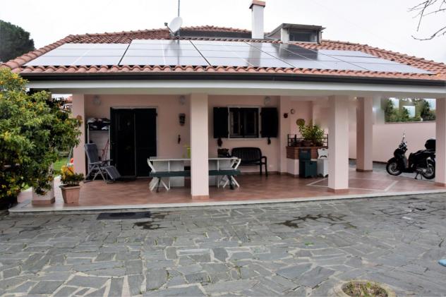 Villa in vendita a Marina di Carrara - Carrara 200 mq Rif: 1269015