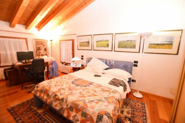 CASA INDIPENDENTE di 8 vani e di 240 mq (CASTELFRANCO VENETO) rif. SW144 - Foto 8