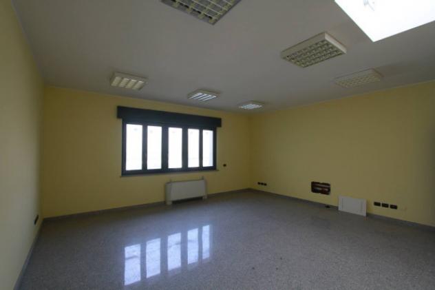 Immobile di 1731 m² con più di 5 locali in vendita a Pero - Foto 4