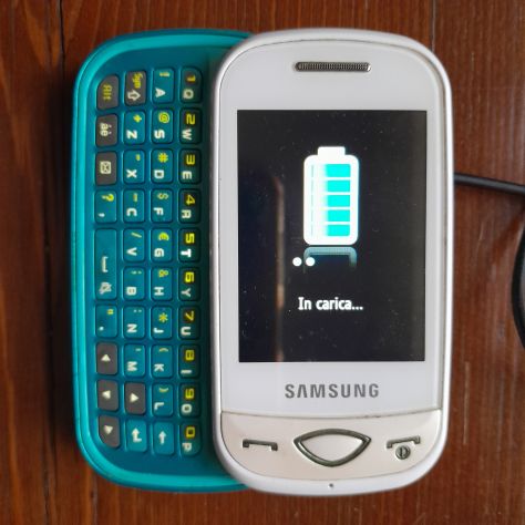 Samsung gt-b3410 non si accende da sostituire tasto accensione. Con suo caricaba - Foto 3