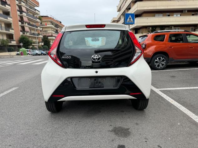 Toyota Aygo Connect 1.0 VVT-i 72 CV 5 porte x-play MMT LED NAVI KAMERA CERCHI 16PDC - Foto 5