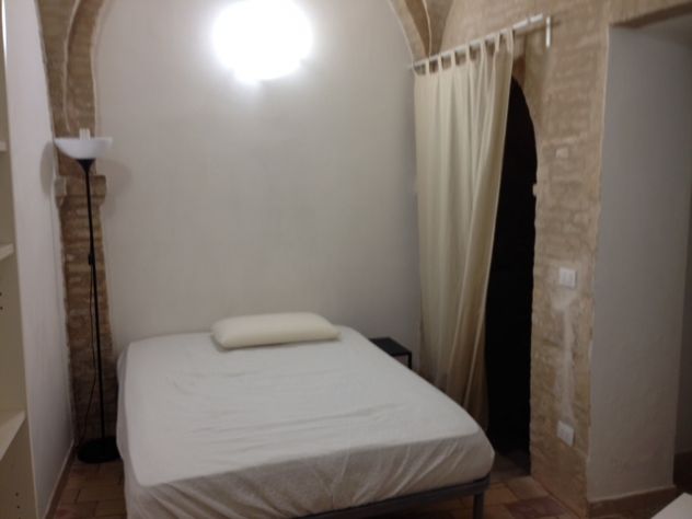 A 50 mt UNIV.MATRIMONIALE CON BAGNO E CUCINA PRIVATA