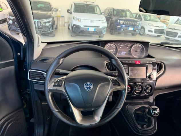 Lancia Ypsilon 1.2 69 CV 5P. Gold - Foto 6