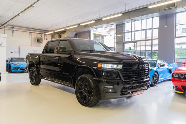 Dodge RAM NUOVO RAM 2025 LARAMIE NIGHT PREMIUM 3.0L Twin-Turbo 420CV. - Foto 2