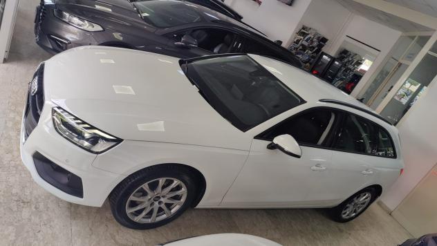 Audi A4 Avant 30 TDI 136 CV S tronic Business Hybrid