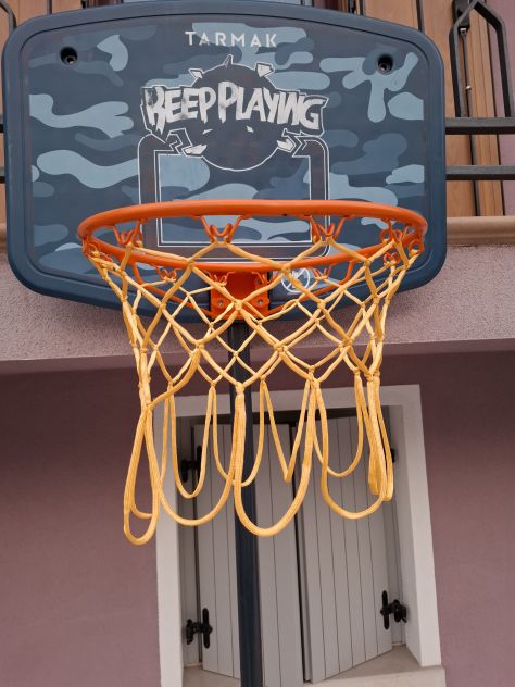 Canestro basket con asta e piattaforma