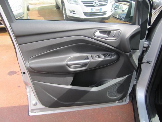 Ford Kuga 1.5 TDCI 120 CV S&S 2WD Business - Foto 8