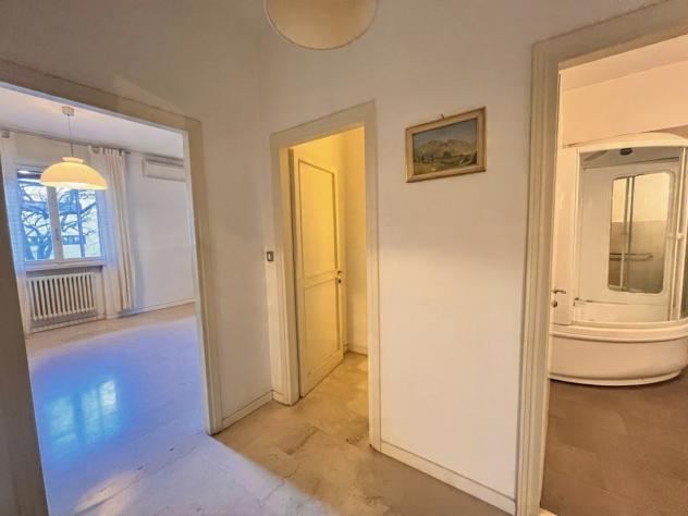 APPARTAMENTO di 4 vani e di 142 mq (BOLOGNA) rif. V04 - Foto 3