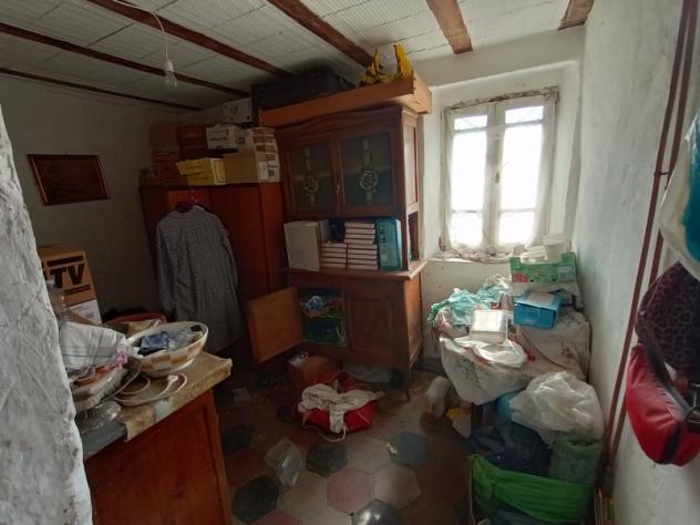 VENDESI A VILLA FARALDI RUSTICO DI 50MQ E CANTINE SOTTOSTANTI - Foto 5