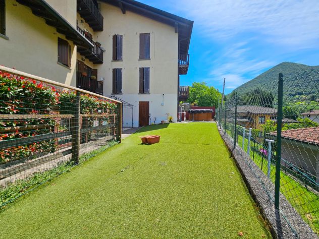 Ampio trilocale/quadrilocale con giardino privato e box - Foto 10
