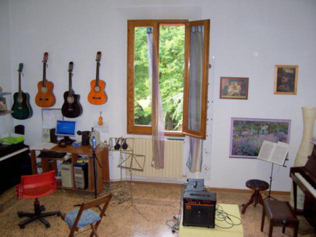 Corsi di Musica: piano, chitarra, canto, batteria - Foto 2