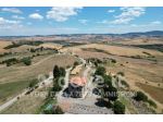 Rustico / Casale di 450 m² con più di 5 locali in vendita a Pienza