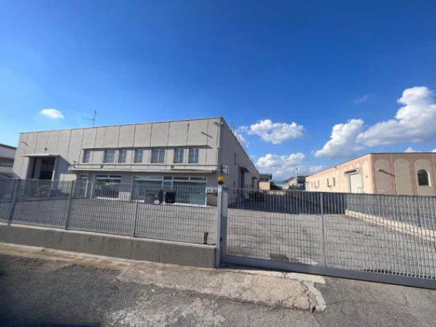 Immobile di 530 m² con 2 locali in affitto a Torbole Casaglia - Foto 2