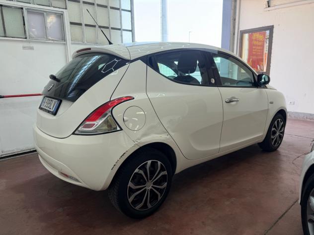 Lancia Ypsilon 1.2 69 CV 5 porte GPL Ecochic Silver - Foto 4