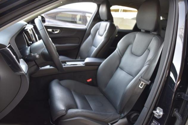 VOLVO XC60 B4 (d) AWD Geartronic Momentum *Pelle* rif. 23631689 - Foto 8