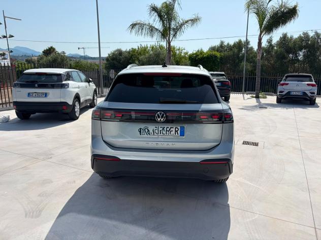 Volkswagen Tiguan 2.0 TDI 150 CV DSG Edition Plus - Foto 5