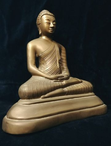 SCULTURA IN BRONZO RAFFIGURANTE IL BUDDHA IN MEDITAZIONE. INDIA/NEPAL, 1900. - Foto 2