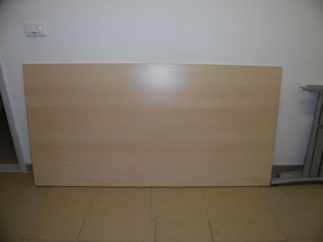 1 SCRIVANIA/TAVOLO GRANDE,ROBUSTA,OTTIME CONDIZIONI,COMPLETA,LEGNO,GAMBE METALLO - Foto 3