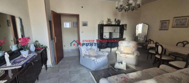 SAN GIULIANO – Appartamento all’8° e ultimo p. c/a – 100 mq ca. – 3 vani + acc. Buone condizioni, vista mare. Euro 59 mila CL GI - Foto 2