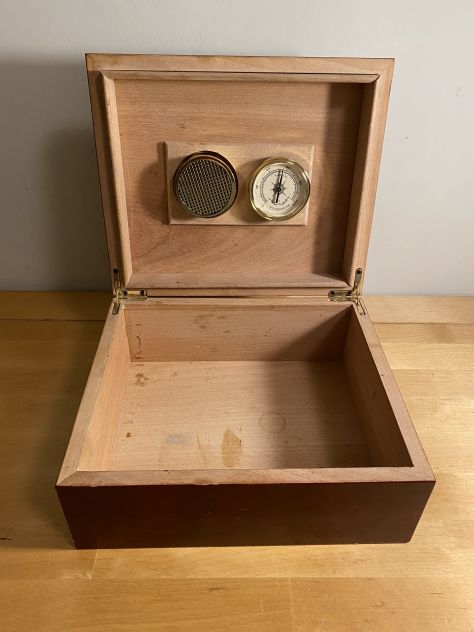Grande scatola/humidor per sigari in legno massello chiaro